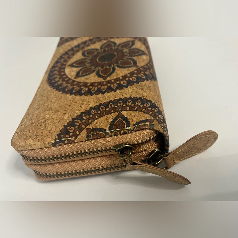 Natural cork crossbody bag and Cork zip around Wallet - Picture 5 of 16